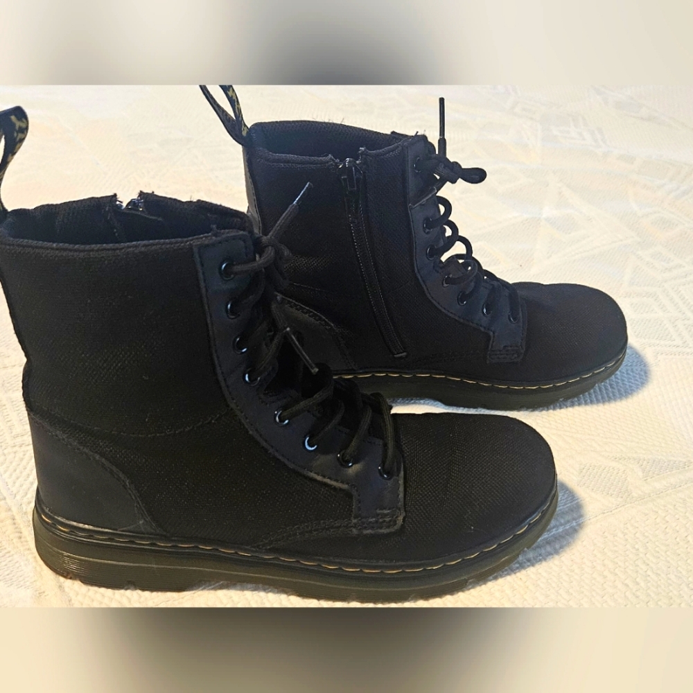Doc Martens Air Wair Combs Big Kid Size 5